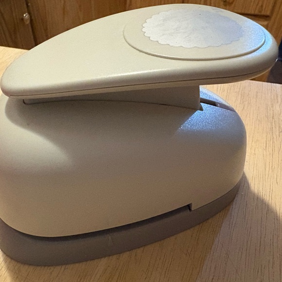 Recollections Craft Punch in Cream and Lavender Lot of 5 - Picture 5 of 5